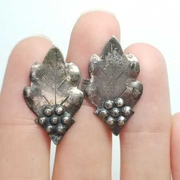 Vintage Sterling Silver Clip On Screw Back Earrings, Leaf Flower Berry Design - Picture 7 of 7